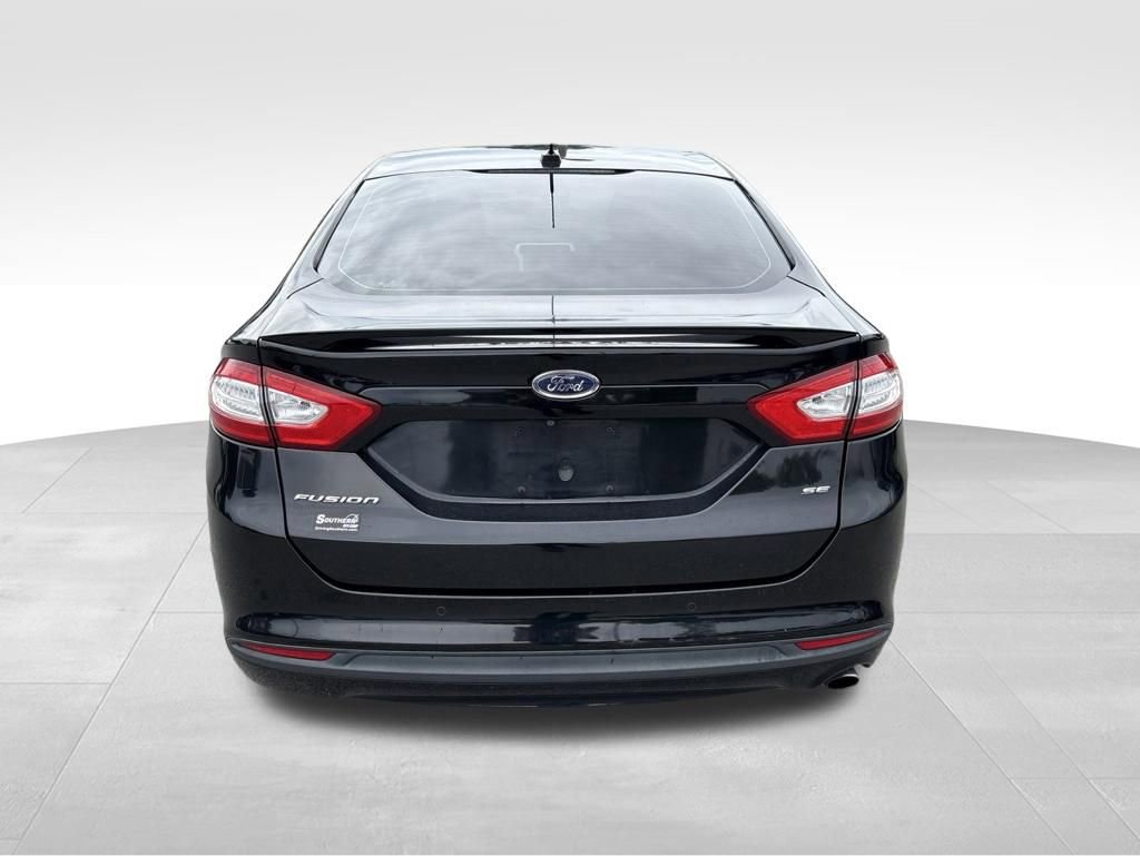 Used 2016 Ford Fusion SE FWD image 4