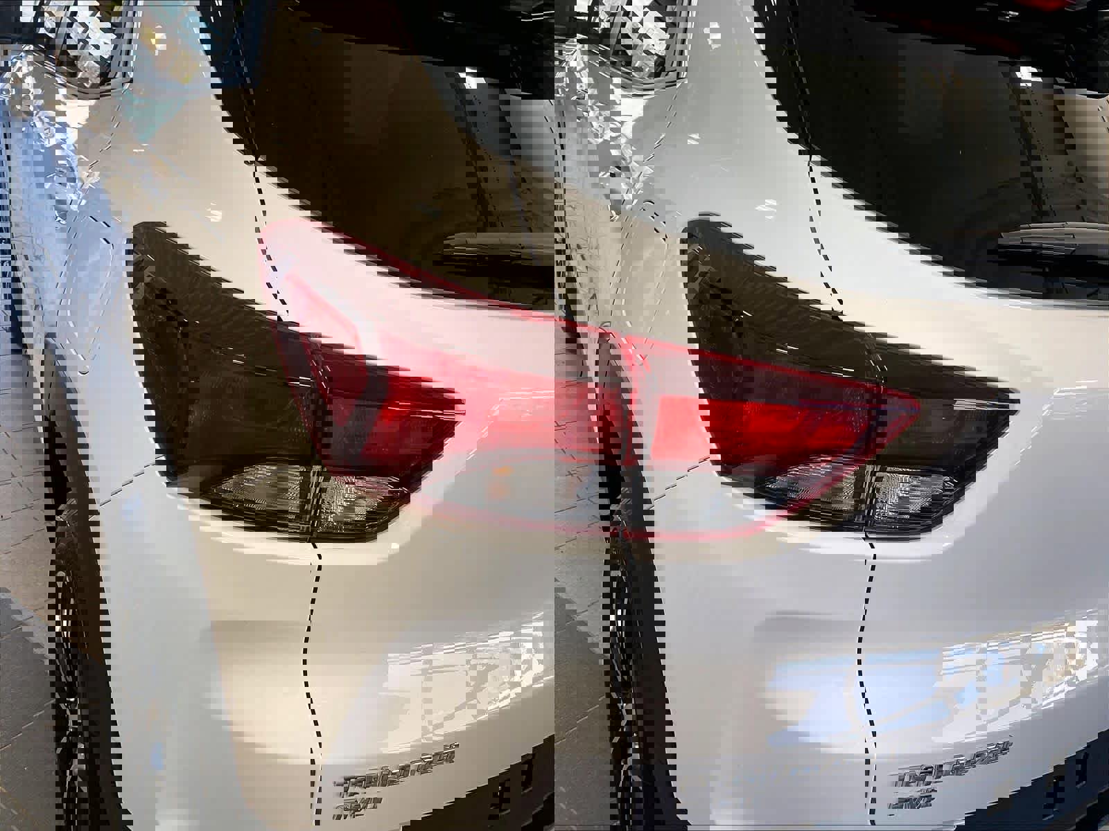 Used 2025 Chevrolet TrailBlazer LT AWD/4WD image 33