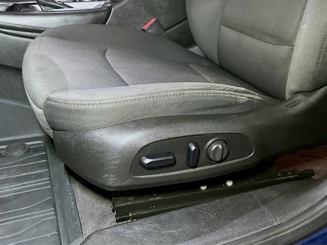 Used 2018 Chevrolet Malibu LT image 12