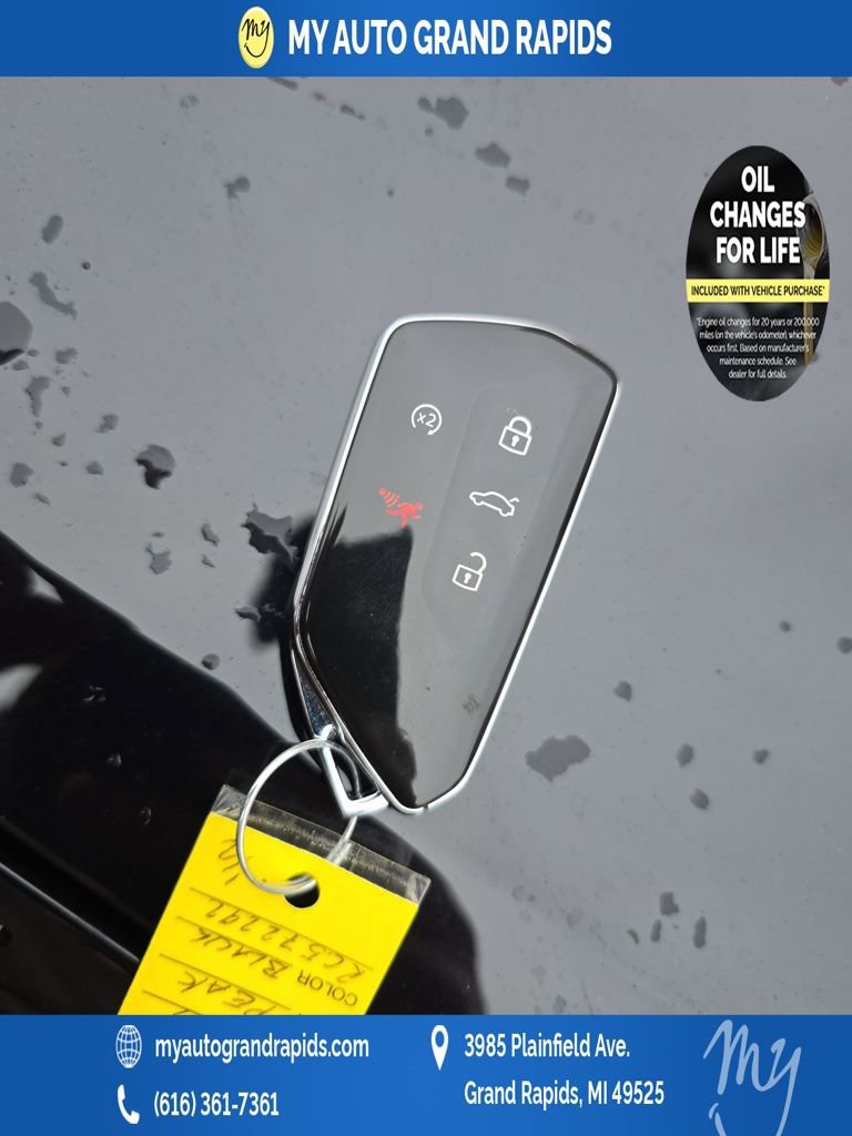 Used 2024 Volkswagen Atlas Peak Edition SE image 34