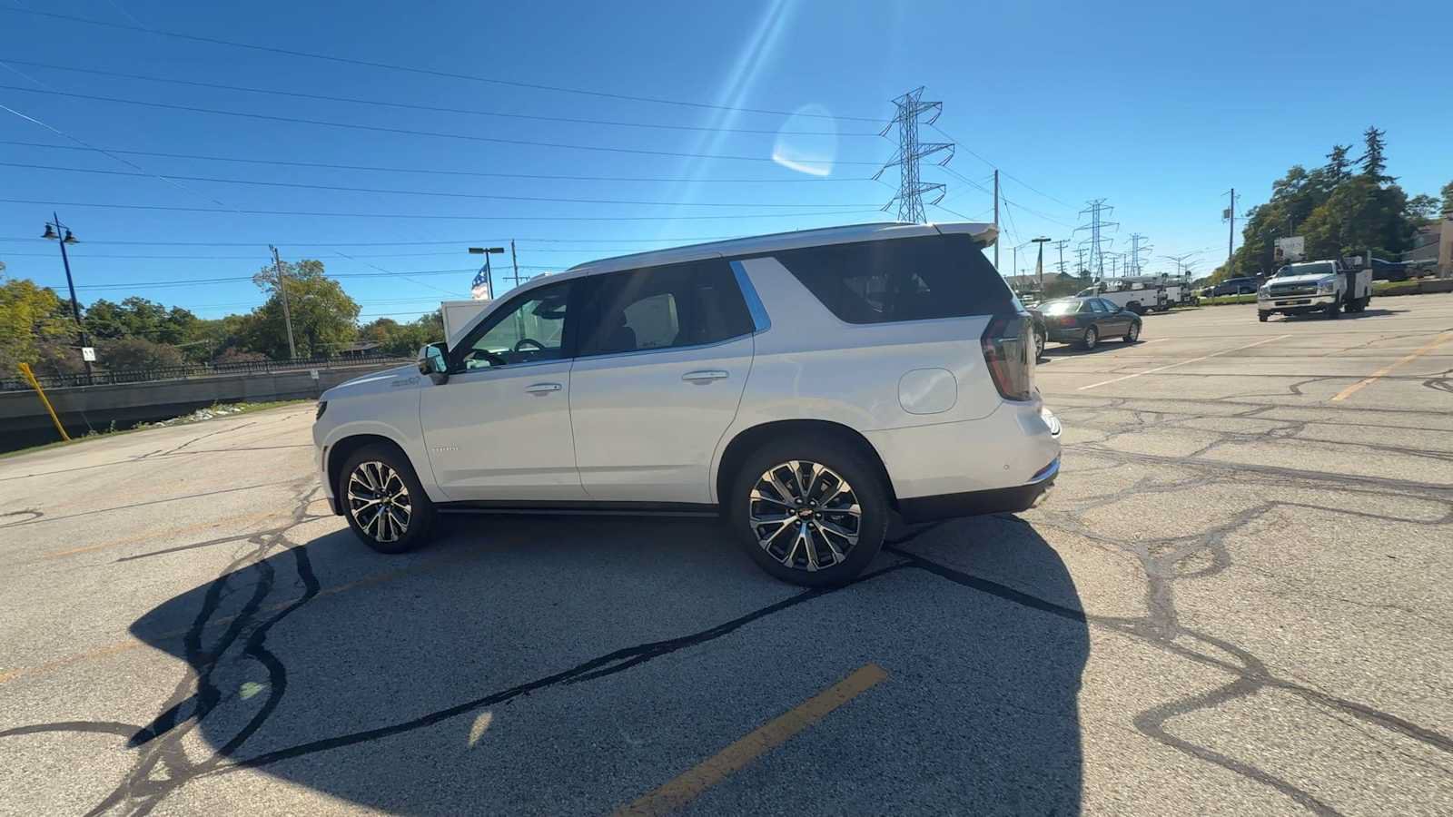 Certified 2025 Chevrolet Tahoe High Country AWD/4WD image 5