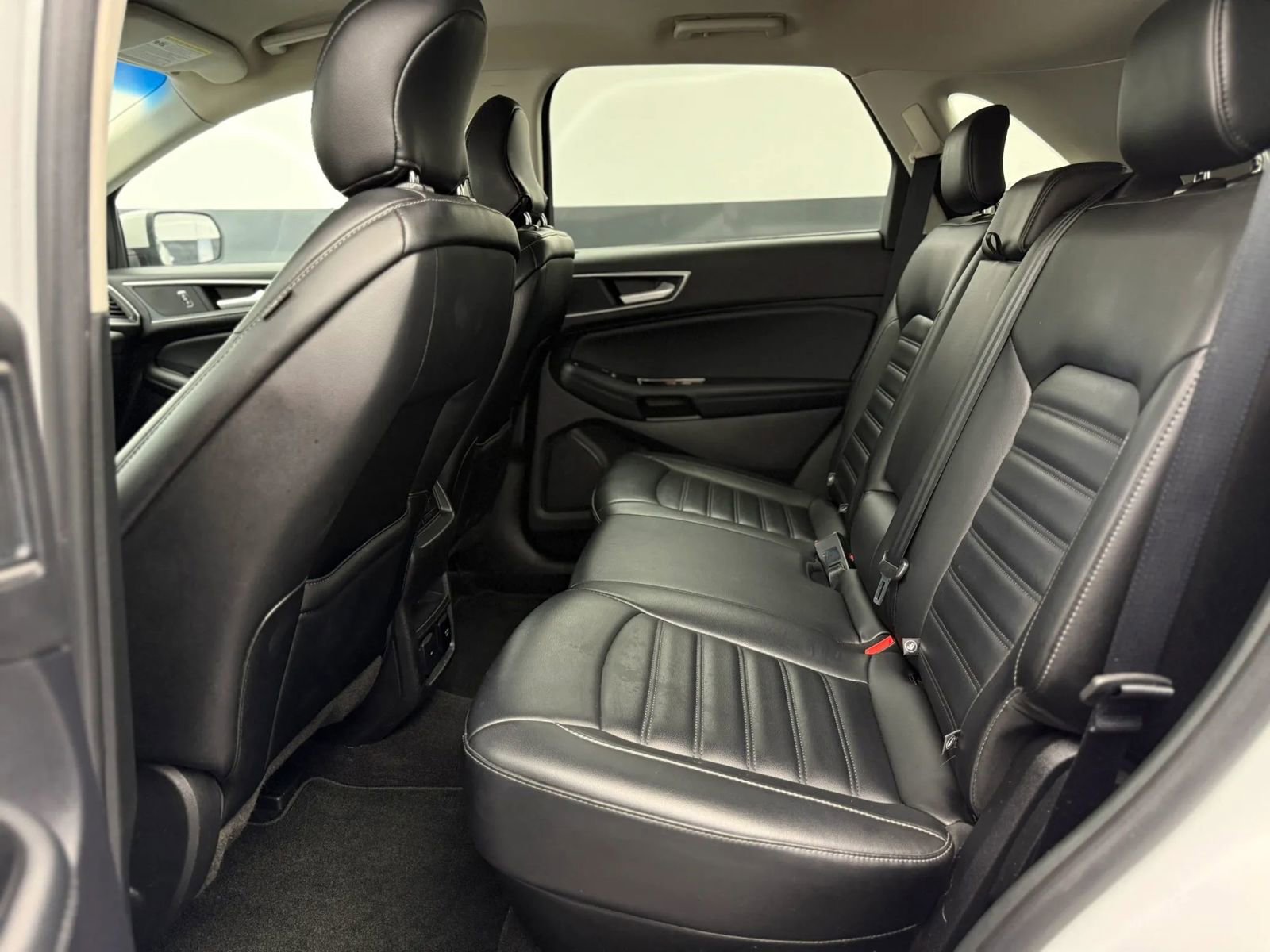 Used 2019 Ford Edge SEL w/ Equipment Group 201A AWD/4WD image 32