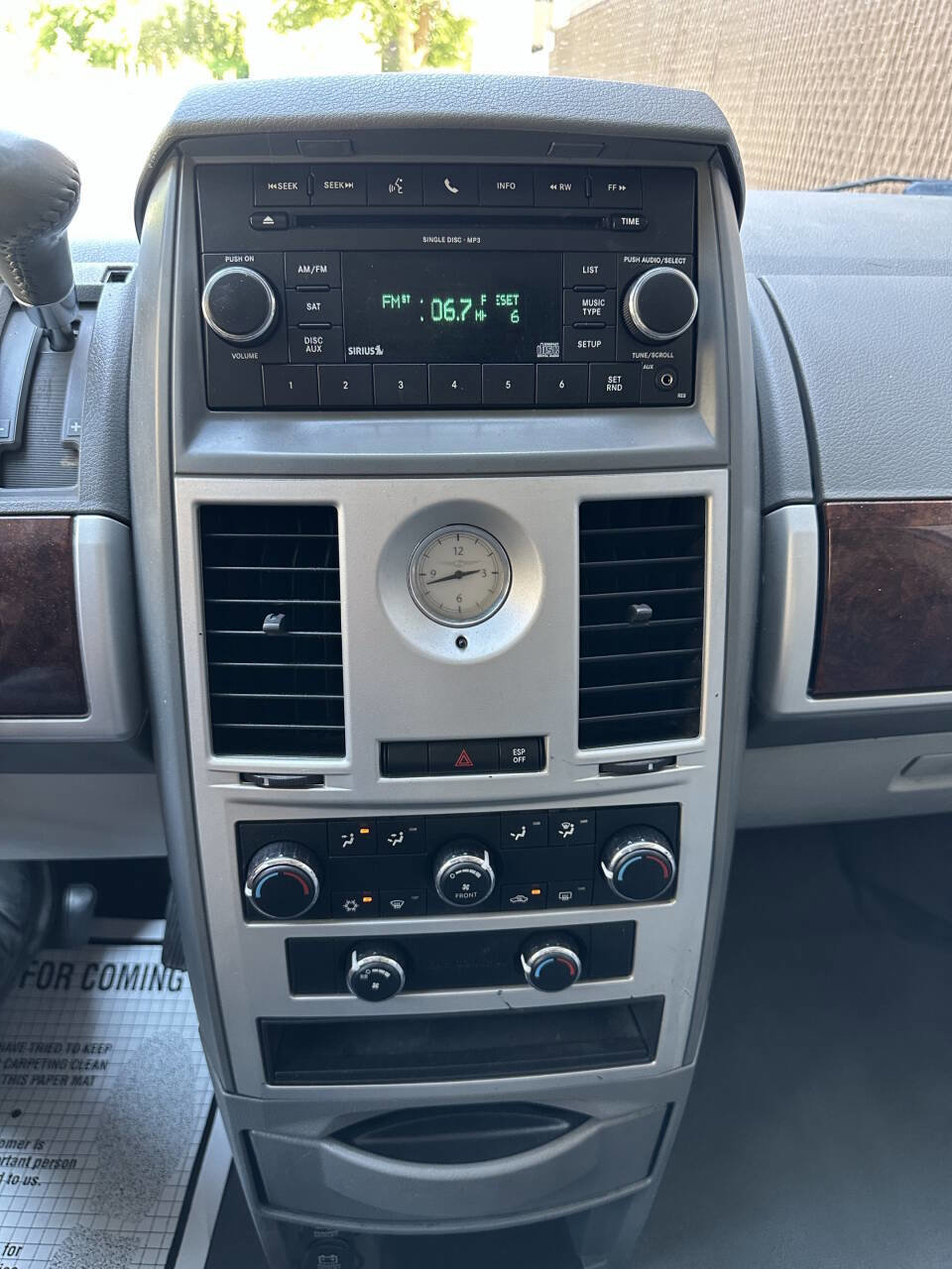 Used 2010 Chrysler Town & Country Touring image 19