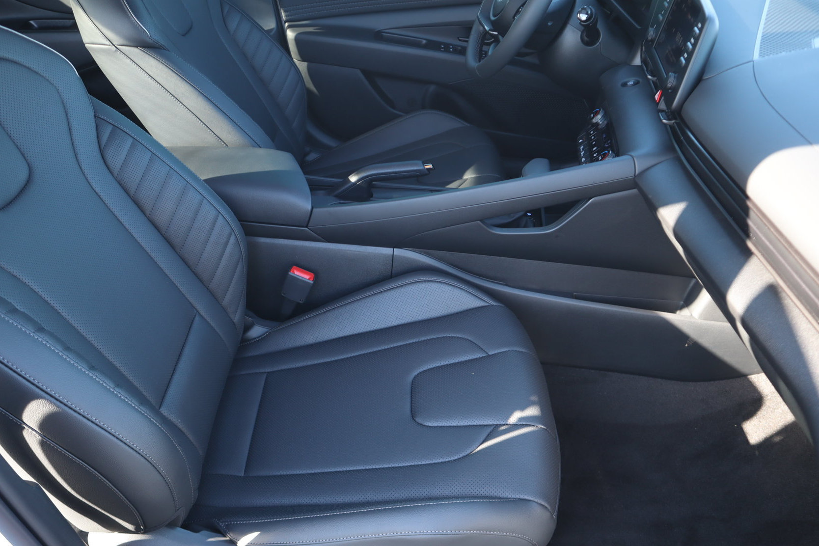 New 2026 Hyundai Elantra SEL Sport FWD image 19