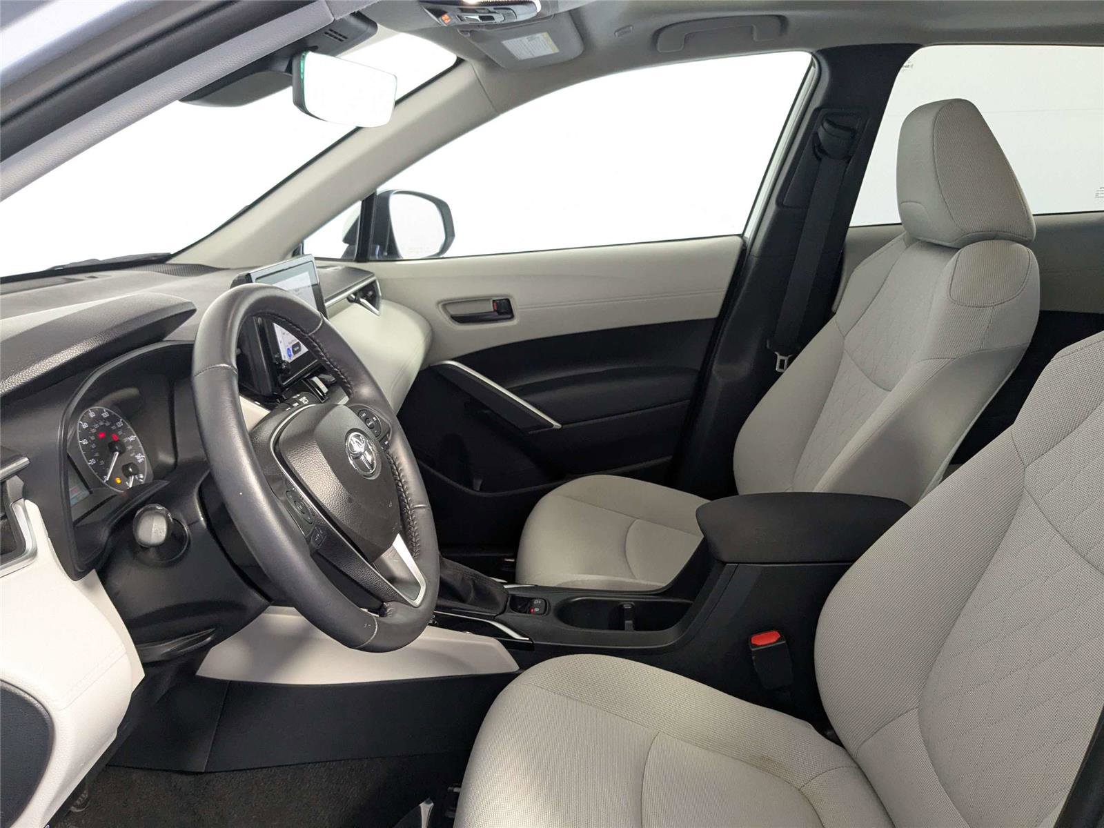 Certified 2024 Toyota Corolla Cross LE w/ Moonroof Package image 24