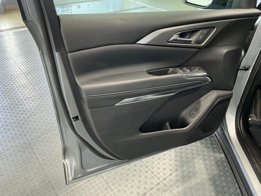 Used 2024 Chevrolet Traverse LT image 29