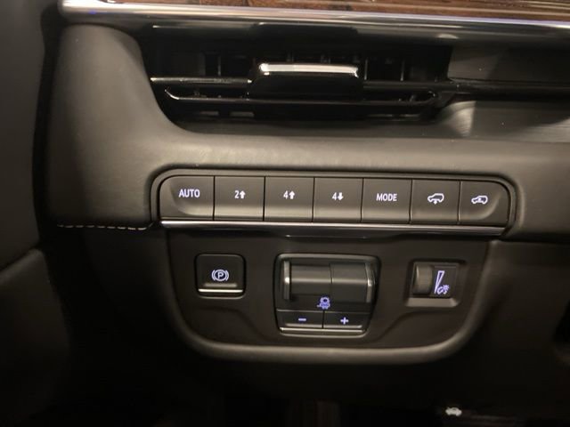 Used 2021 Cadillac Escalade Premium Luxury Platinum w/ Heavy-Duty Trailer Package image 18