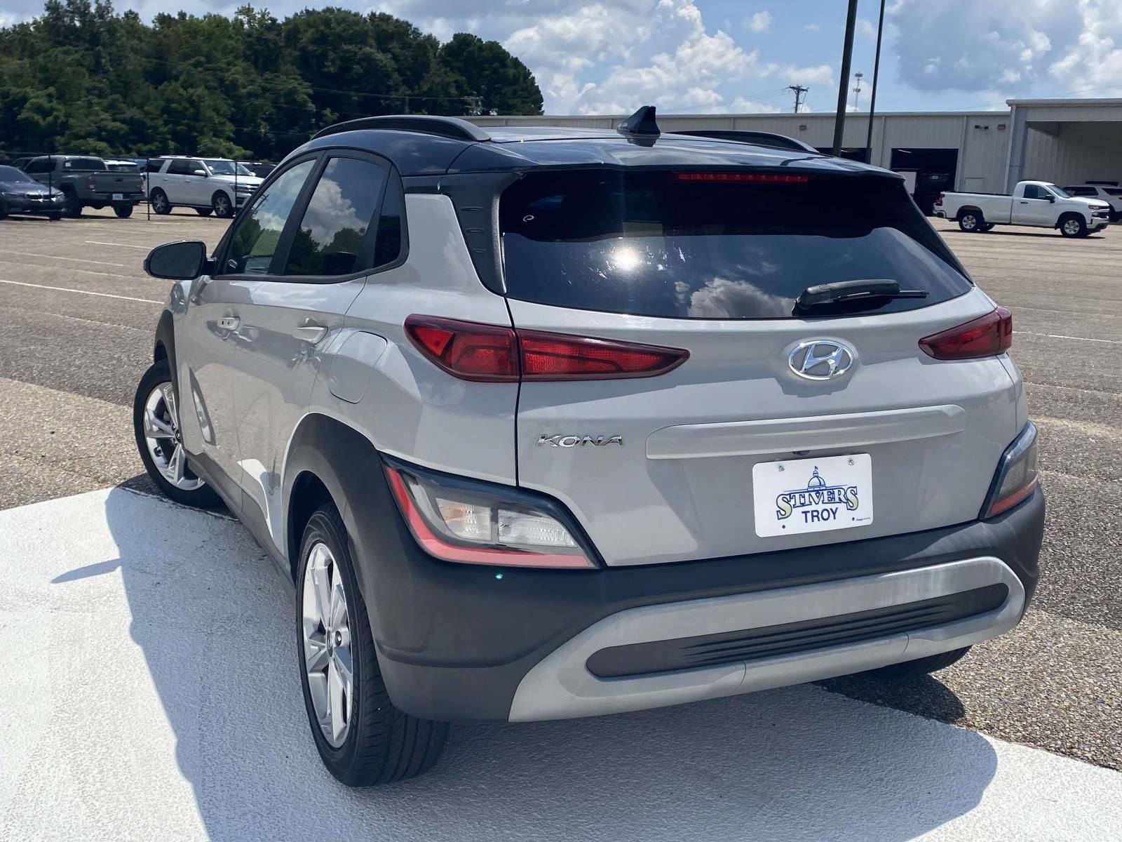 Used 2023 Hyundai Kona SEL FWD image 5