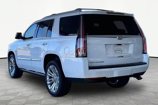 Used 2018 Cadillac Escalade Premium Luxury w/ LPO, Radiant Package AWD/4WD image 4