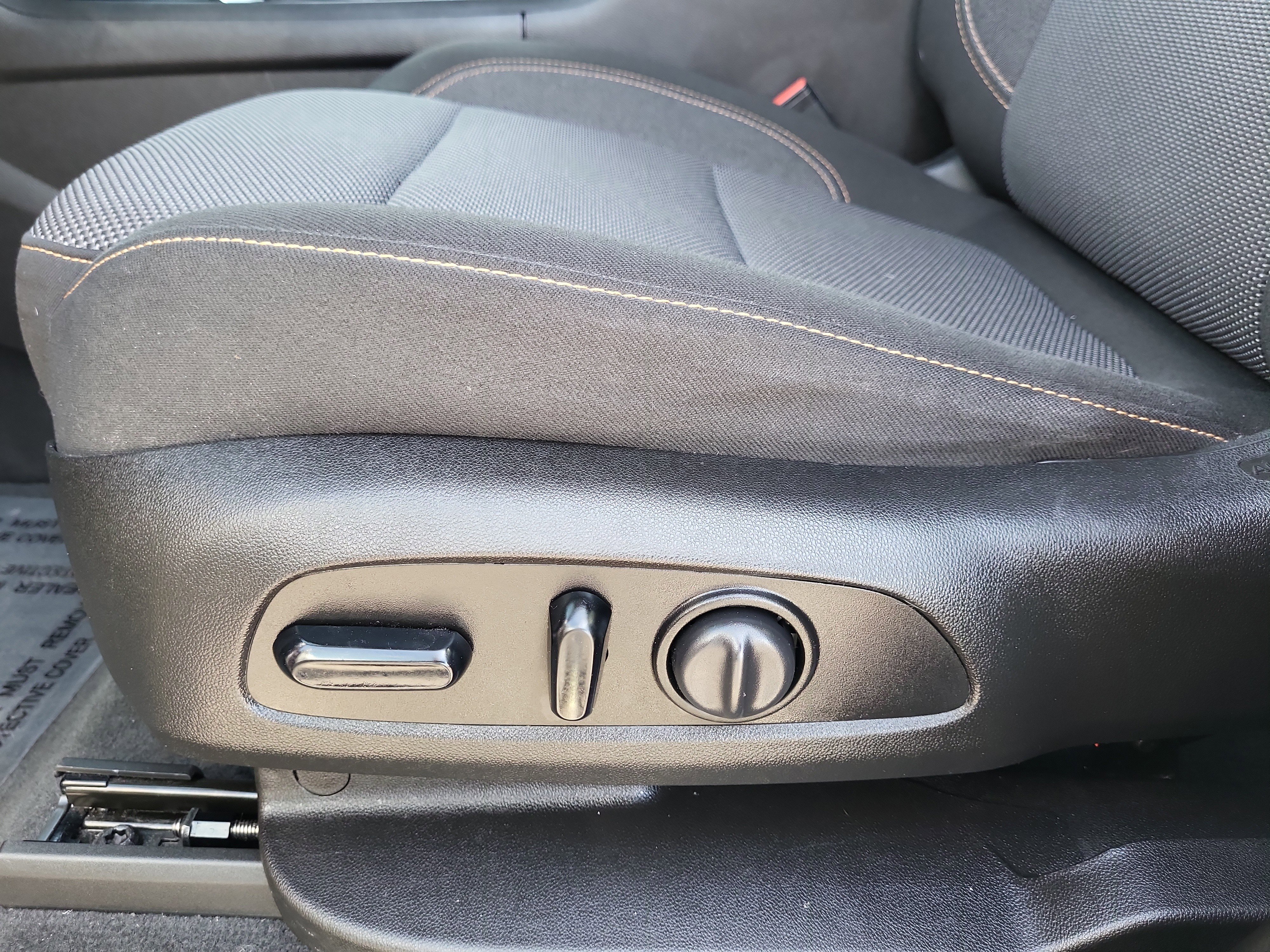 Certified 2021 Chevrolet Traverse LT image 14