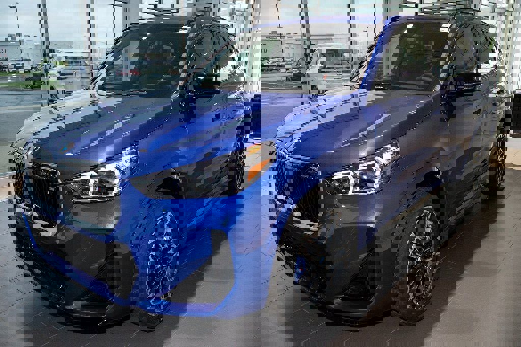 Used 2025 BMW X1 M35i w/ Premium Package image 3