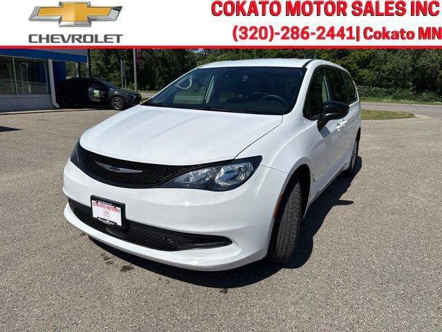 Used 2024 Chrysler Voyager LX FWD image 3