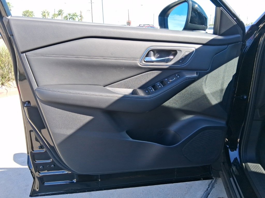 New 2026 Nissan Rogue Platinum w/ Platinum Premium Package image 21