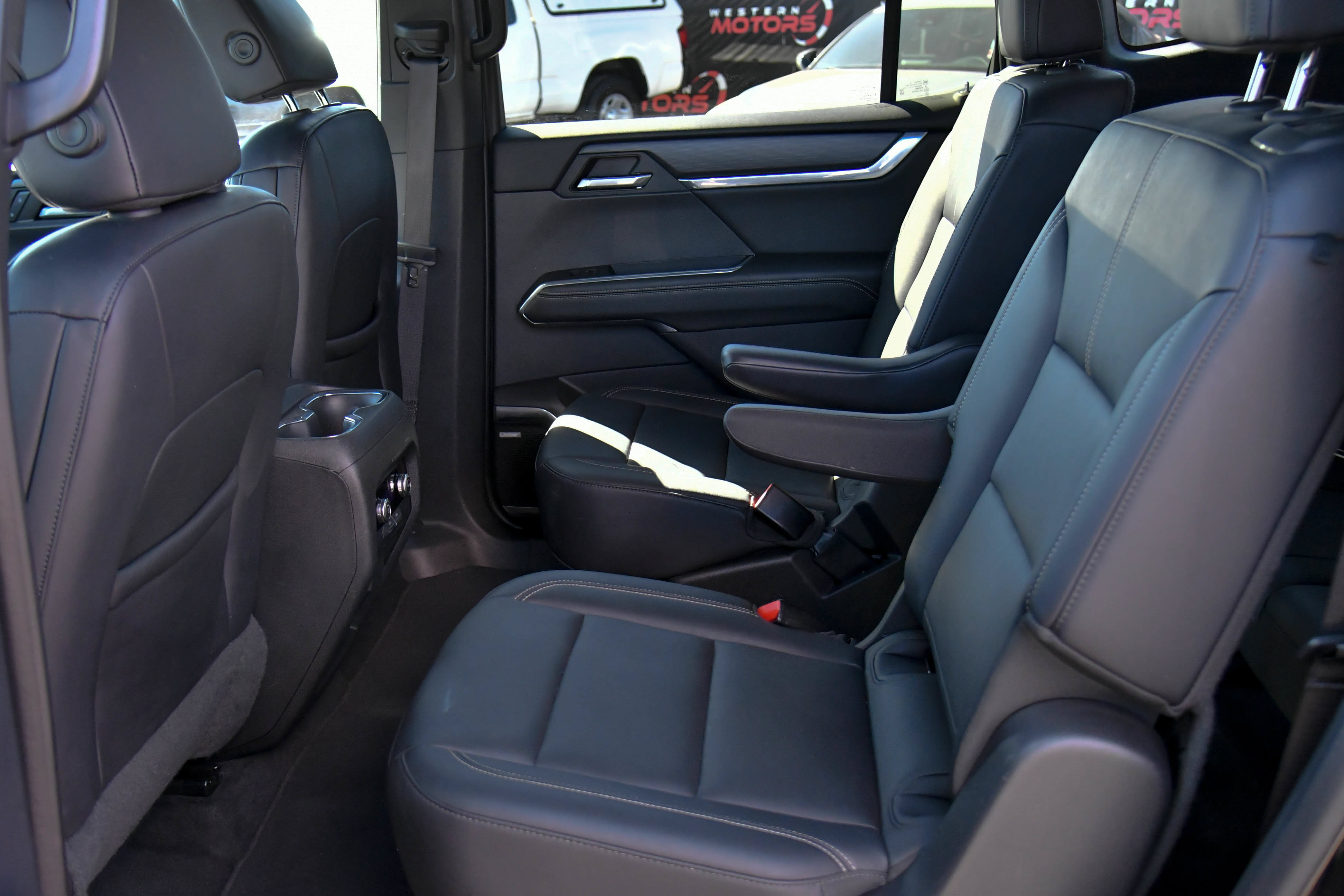 Used 2024 GMC Acadia Elevation AWD/4WD image 43