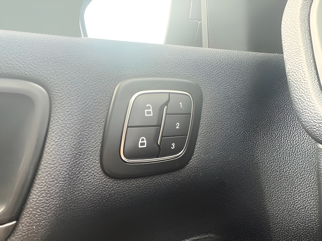 New 2025 Ford Escape Active w/ Active Premium Tech Pack AWD/4WD image 13