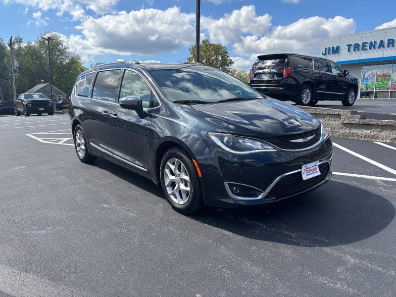 Used 2020 Chrysler Pacifica Limited image 2