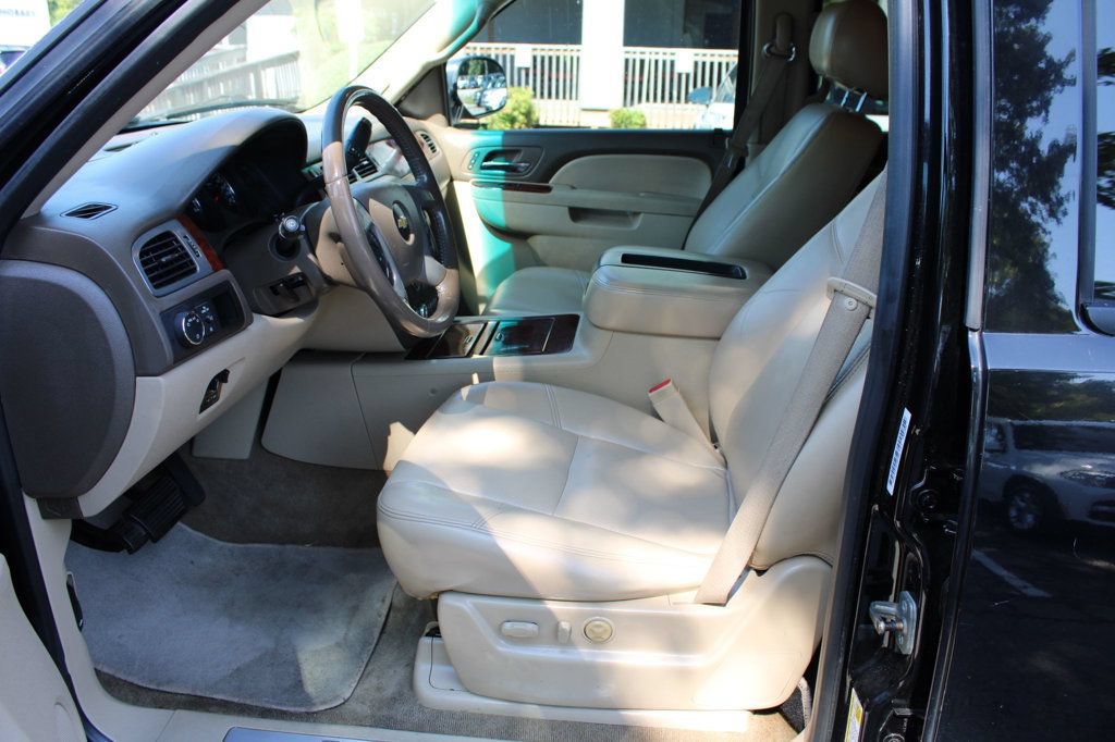 Used 2011 Chevrolet Suburban LTZ RWD image 9