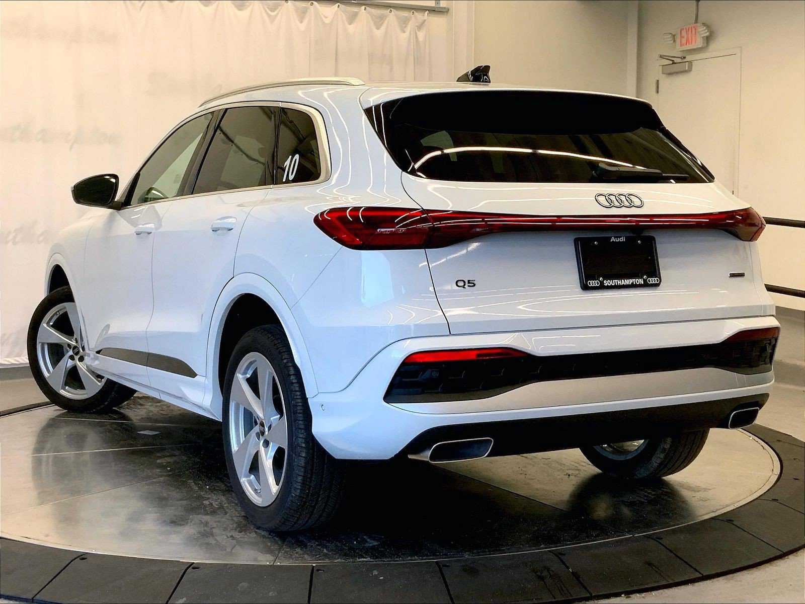 Certified 2025 Audi Q5 Premium w/ Premium Plus AWD/4WD image 9