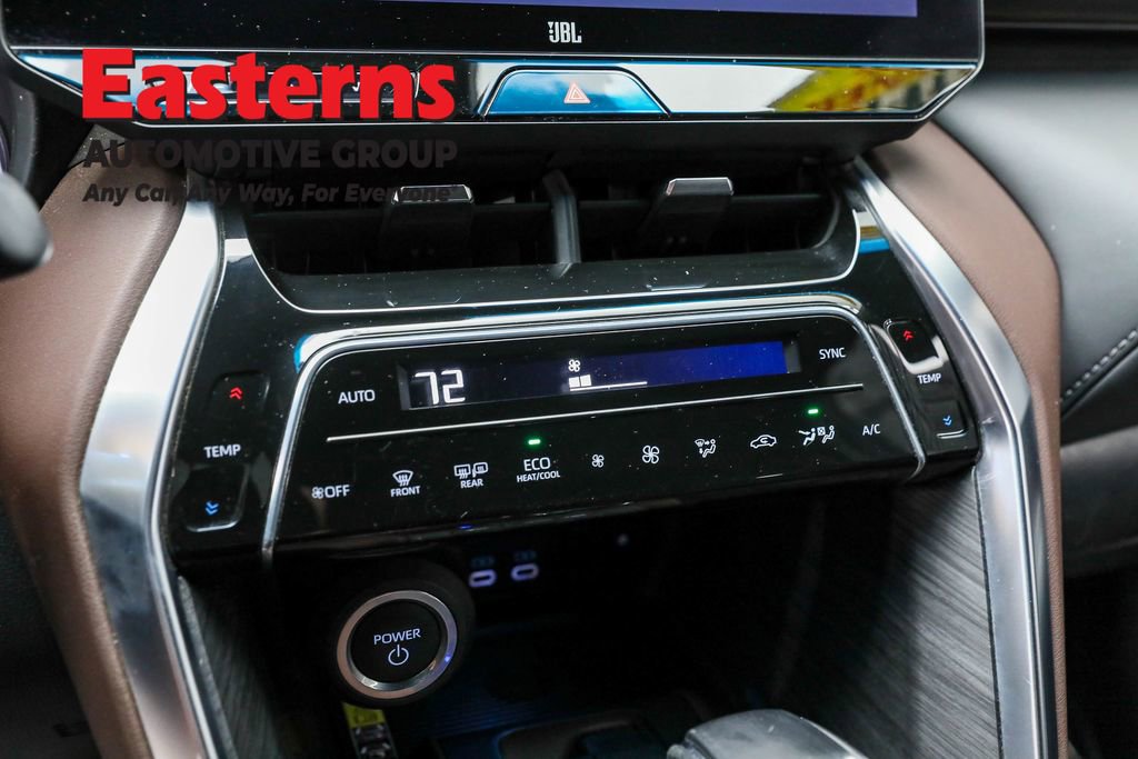 Used 2023 Toyota Venza XLE image 19