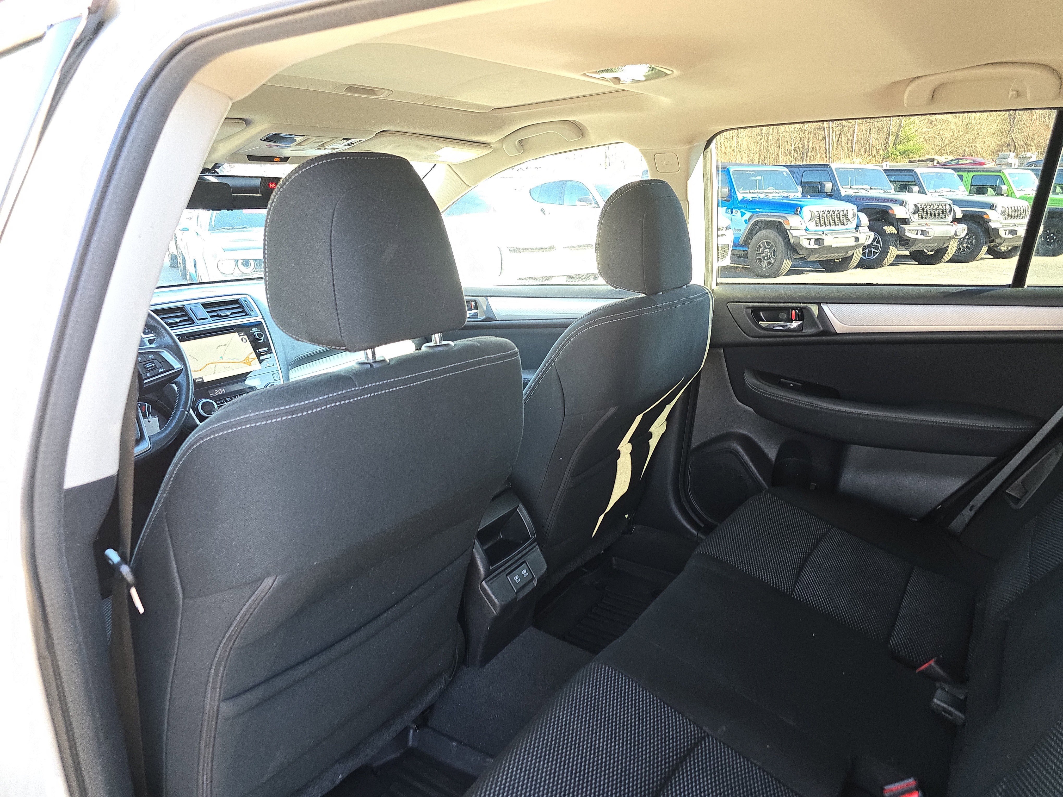 Used 2019 Subaru Outback 2.5i Premium image 16