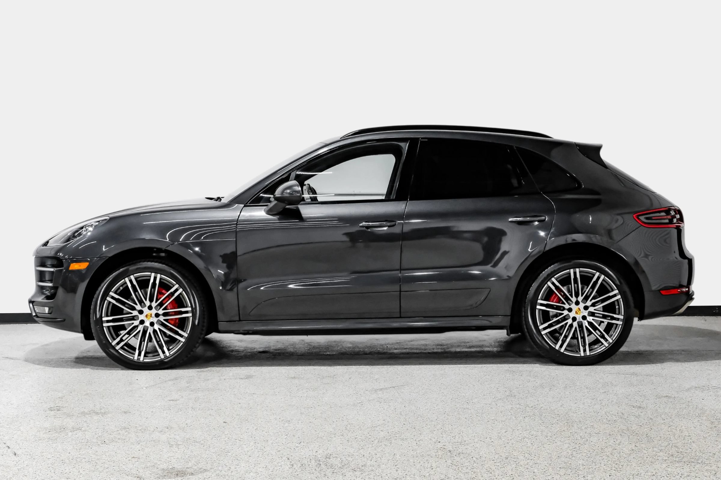 Used 2017 Porsche Macan Turbo AWD/4WD image 8