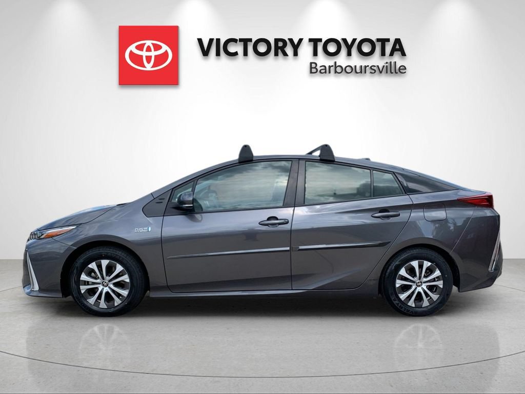 Used 2022 Toyota Prius Prime XLE FWD image 2