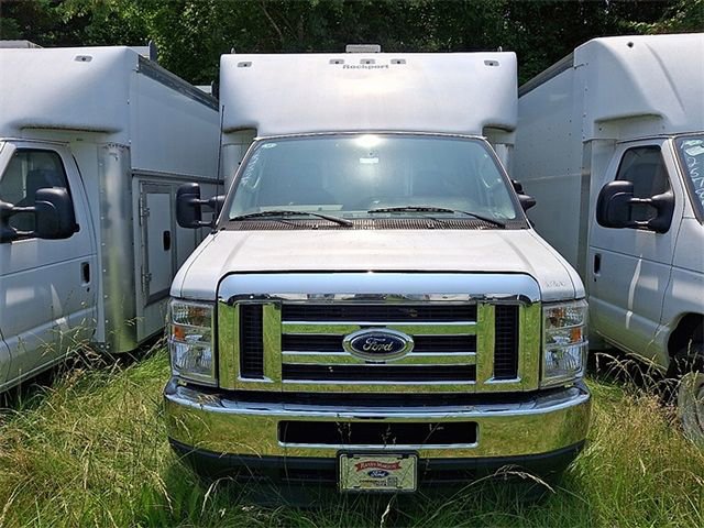 New 2023 Ford E-450 and Econoline 450 Super Duty w/ Power Windows & Locks Group RWD image 2