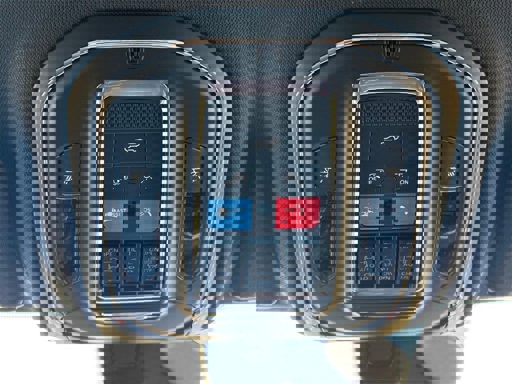 New 2026 Jeep Grand Cherokee L Limited w/ Limited Altitude Package image 19