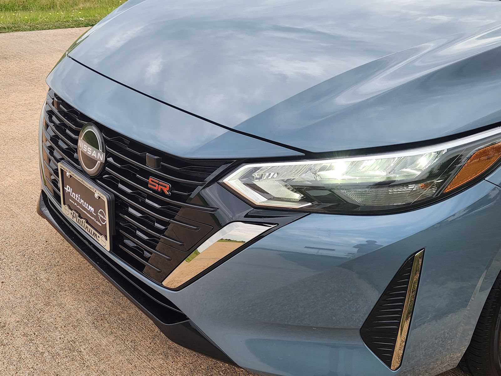 Certified 2025 Nissan Sentra SR FWD image 10