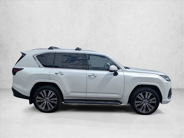 Used 2025 Lexus LX 600 4WD w/ Accessory Package (2T) image 4