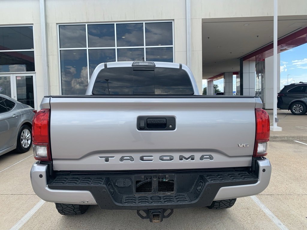 Used 2019 Toyota Tacoma TRD Sport w/ Technology Package image 5