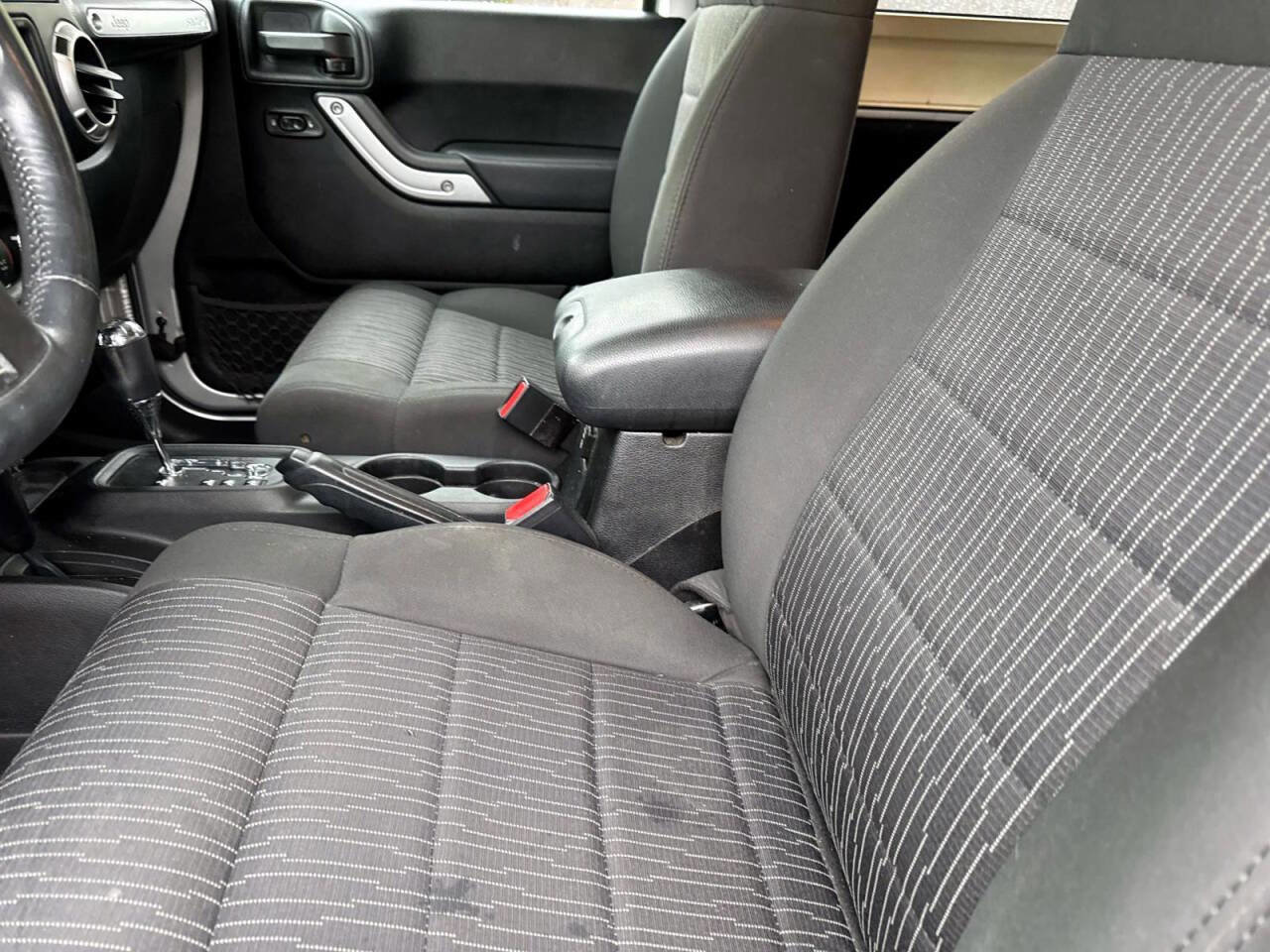 Used 2012 Jeep Wrangler Sahara image 13