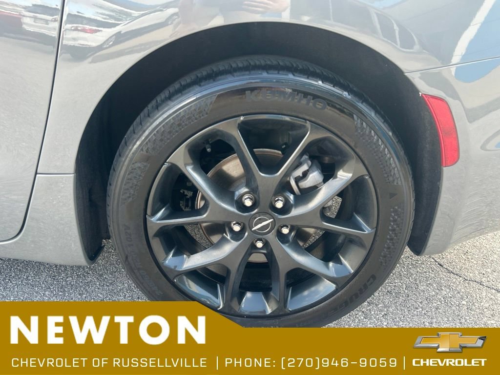 Used 2025 Chrysler Pacifica Limited FWD image 47