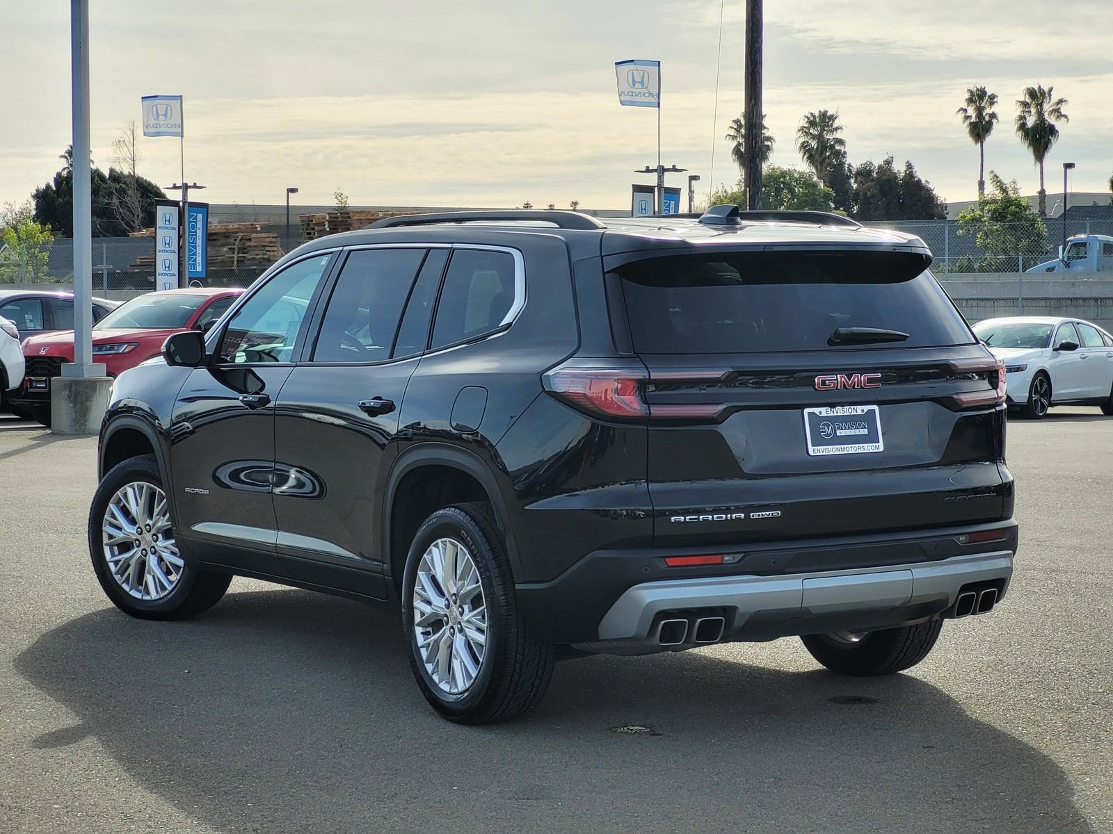 Used 2024 GMC Acadia Elevation image 7