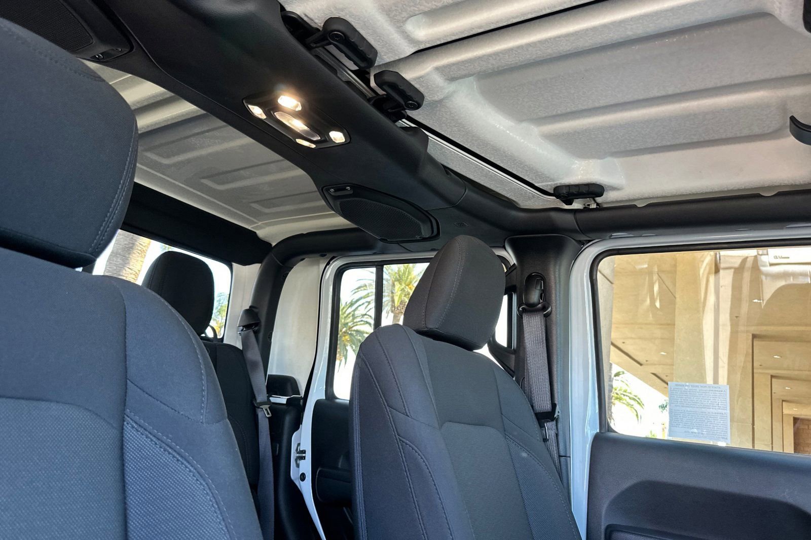Used 2023 Jeep Gladiator Willys image 16