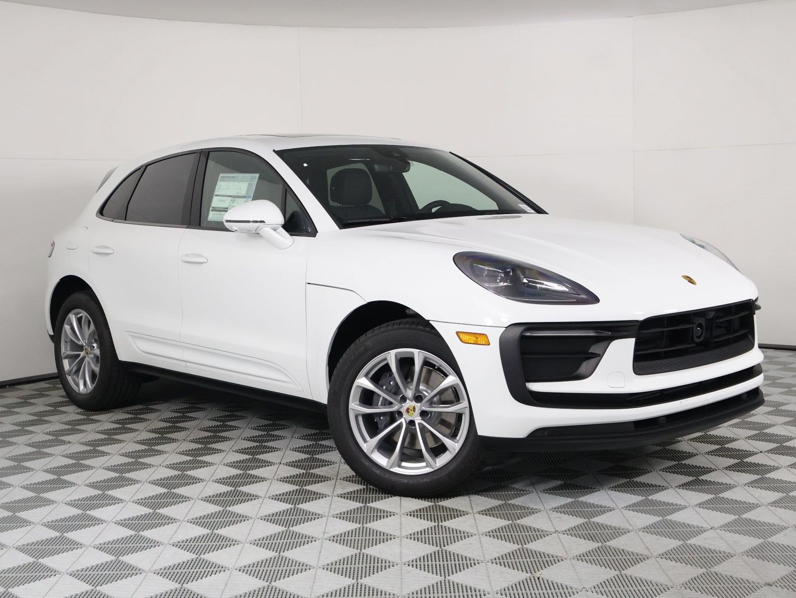 New 2026 Porsche Macan AWD/4WD image 9