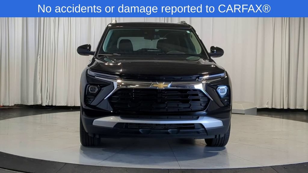Used 2025 Chevrolet TrailBlazer LT FWD image 3