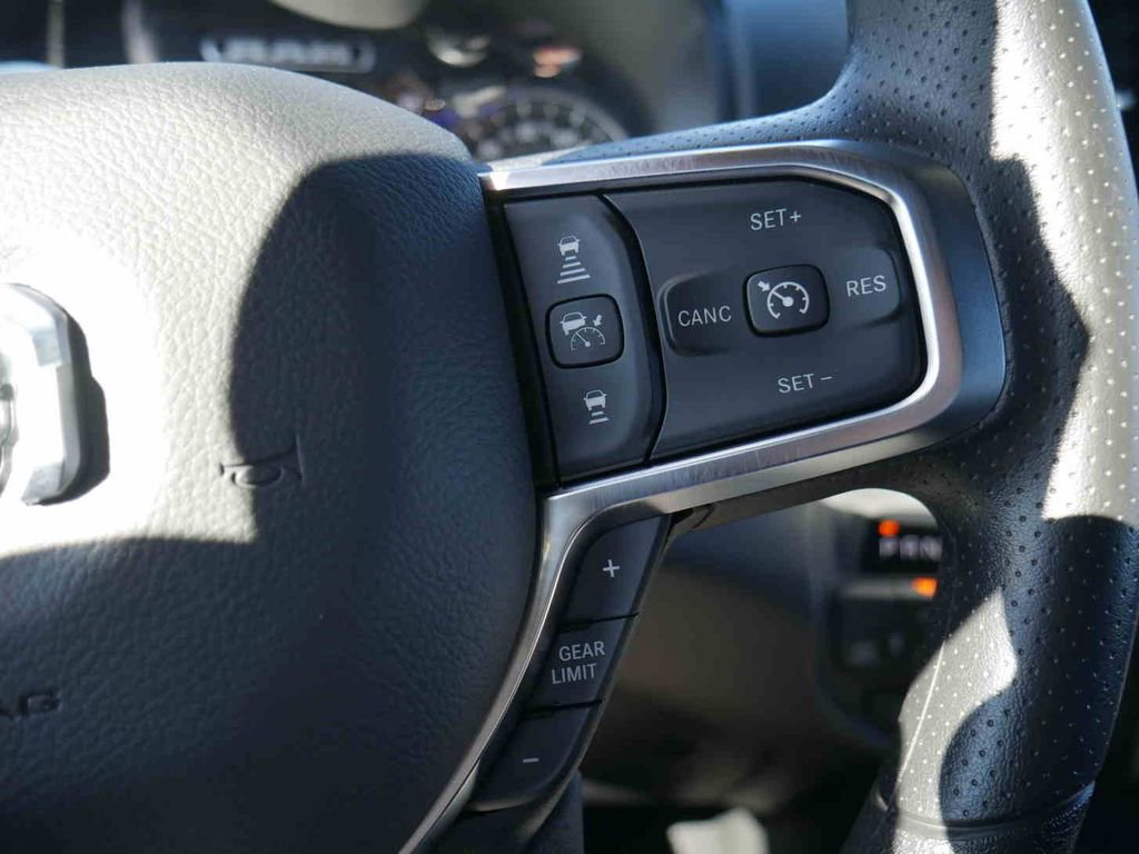 New 2026 RAM 1500 Express AWD/4WD image 39
