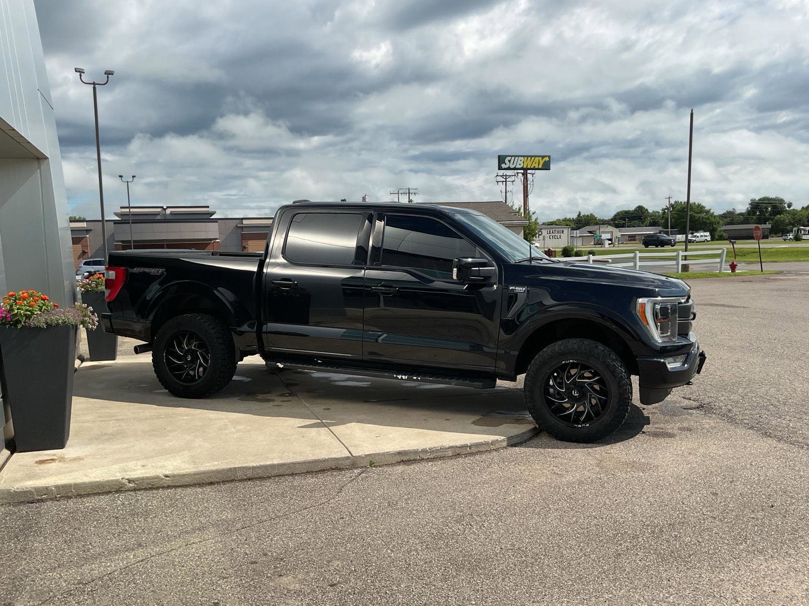 Used 2021 Ford F150 Lariat w/ Equipment Group 502A High image 7