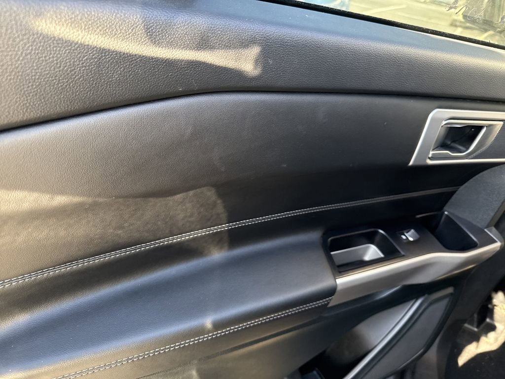 Used 2023 Ford Explorer XLT w/ Equipment Group 202A AWD/4WD image 14