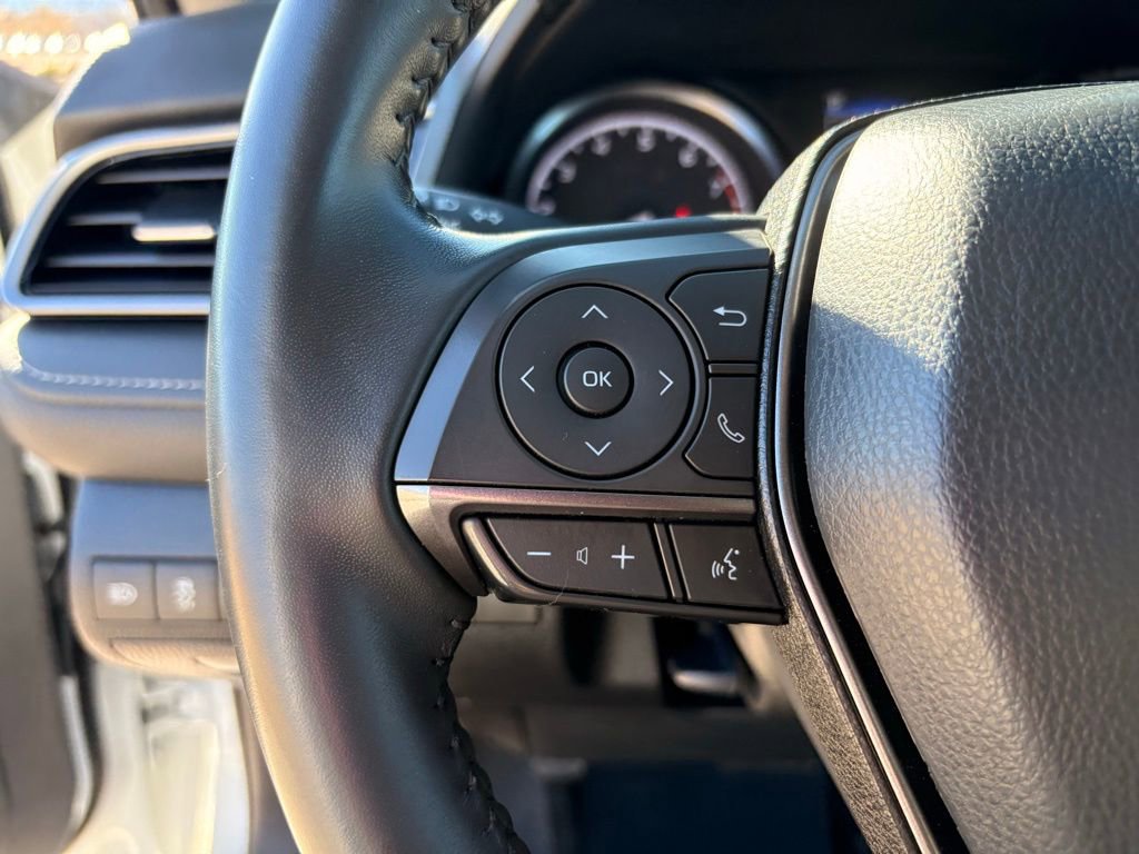 Used 2023 Toyota Camry SE image 25