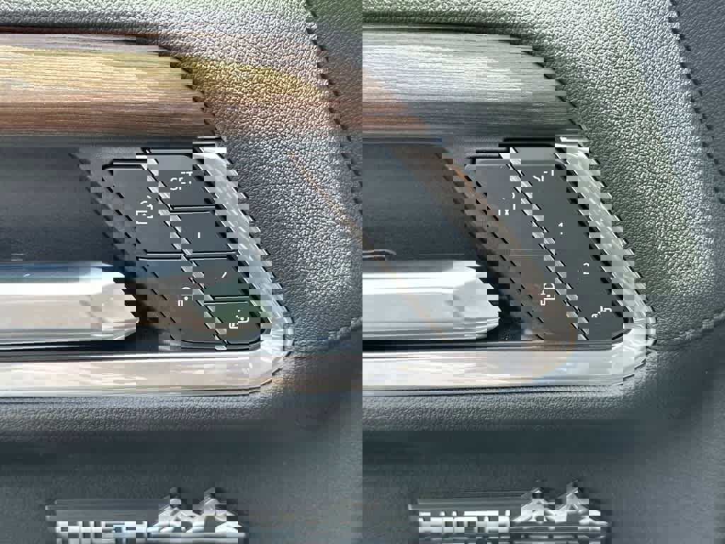 Used 2025 Chevrolet Silverado 1500 High Country w/ Midnight Edition image 18