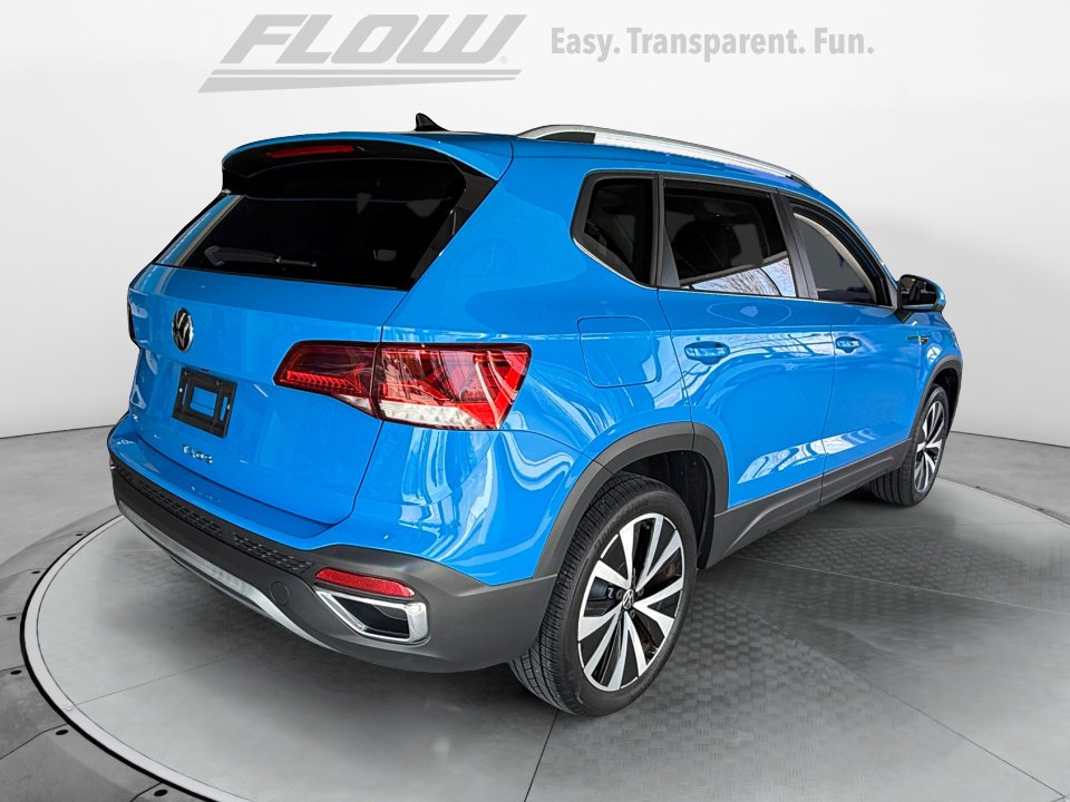 Certified 2022 Volkswagen Taos SE w/ Panoramic Sunroof Package image 9