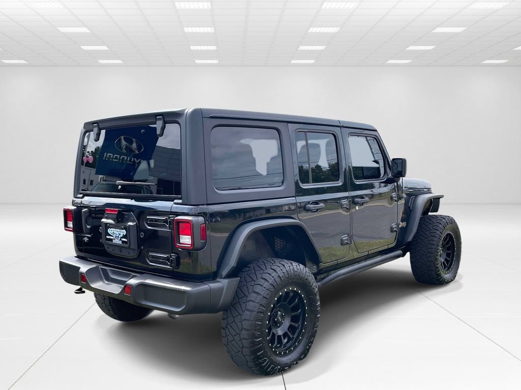 Used 2022 Jeep Wrangler Unlimited Sahara w/ Cold Weather Group AWD/4WD image 6