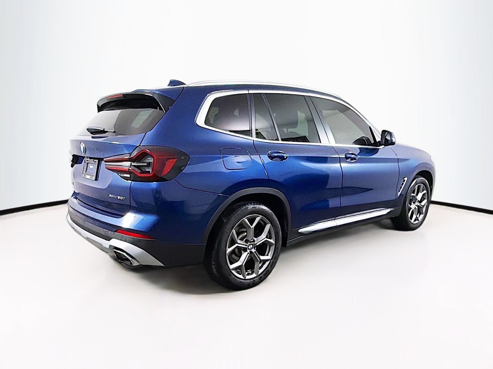 Used 2023 BMW X3 xDrive30i w/ Premium Package w/ZPA AWD/4WD image 7