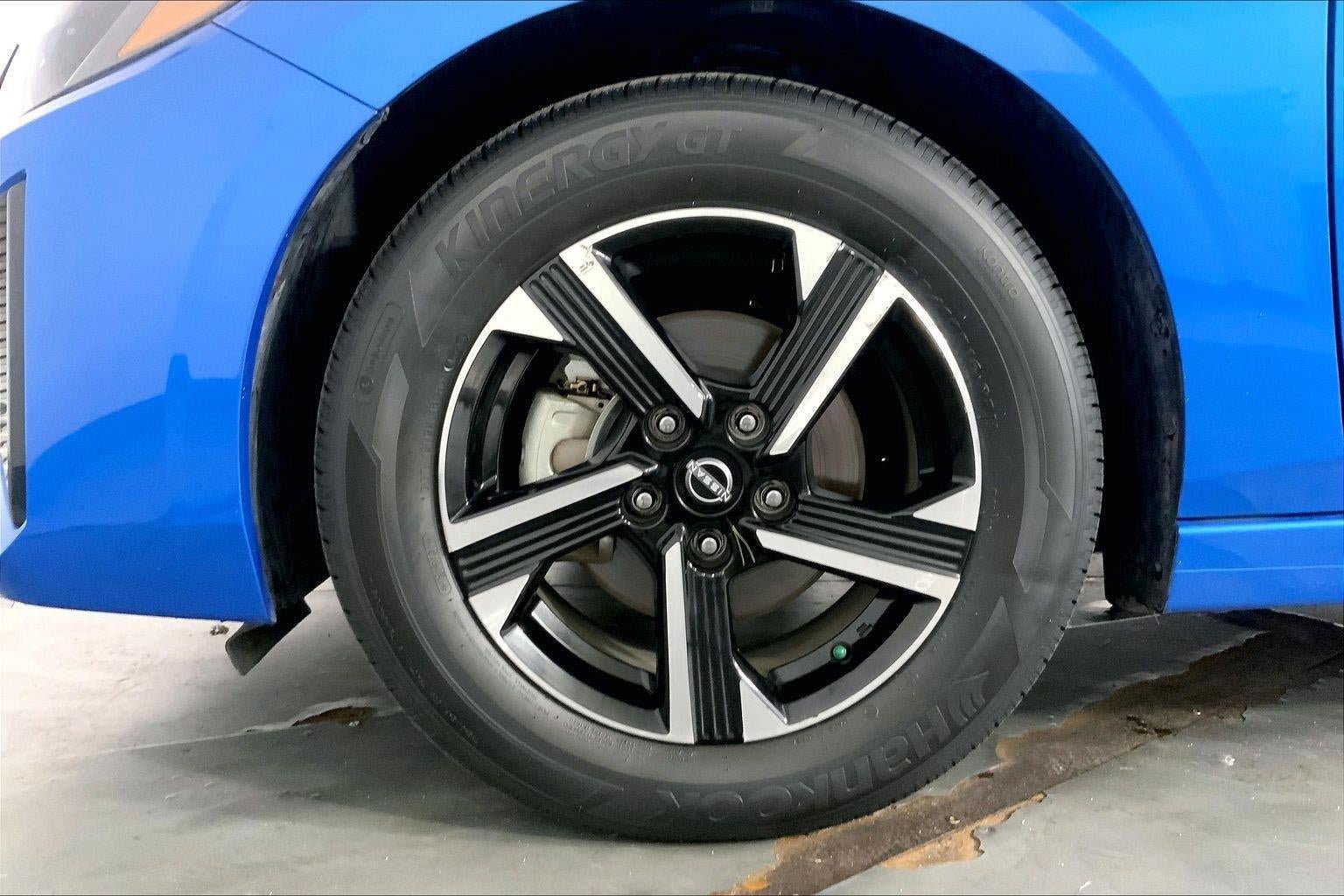 Used 2025 Nissan Sentra SV FWD image 9