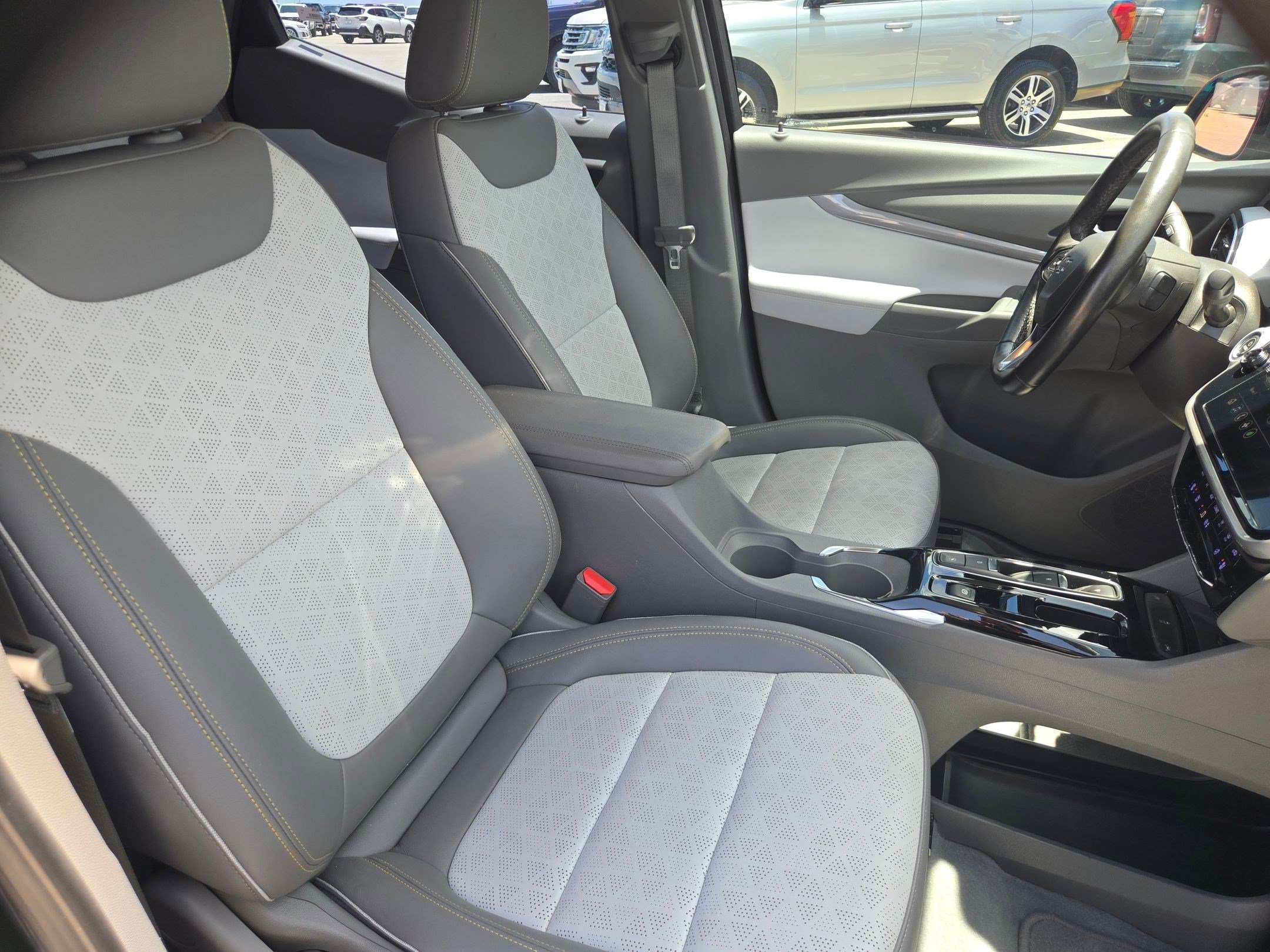 Used 2022 Chevrolet Bolt EUV Premier FWD image 25