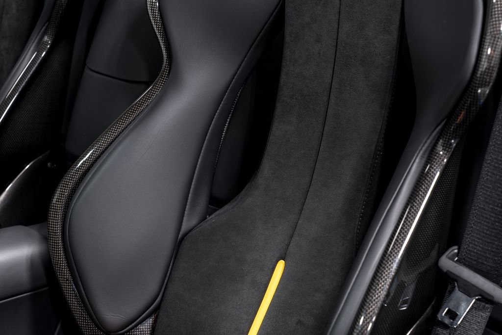 Used 2024 Ferrari SF90 Spider image 19