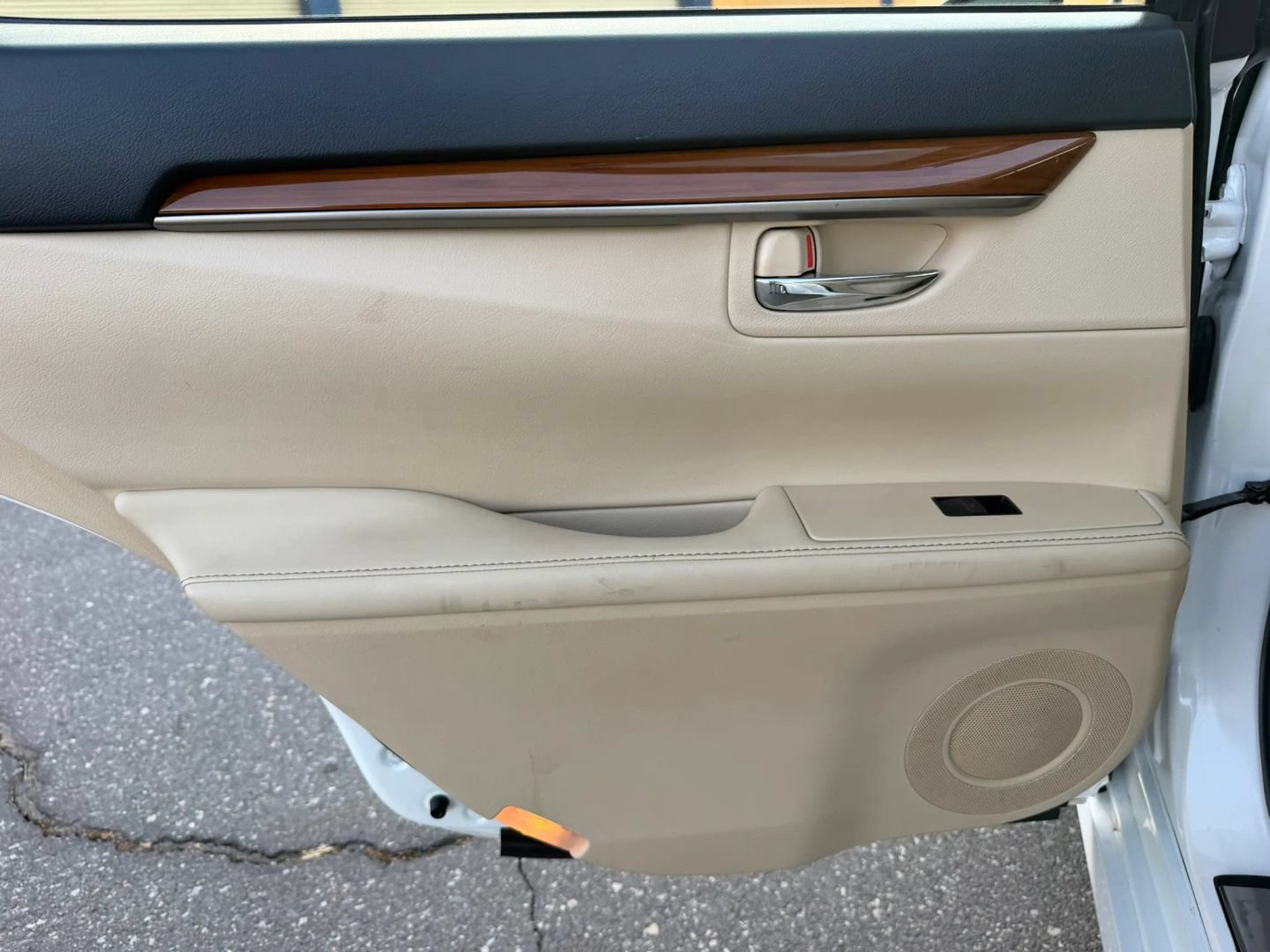 Used 2013 Lexus ES 300h w/ Luxury Pkg FWD image 12