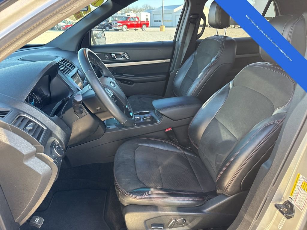 Used 2018 Ford Explorer XLT w/ Equipment Group 202A image 20